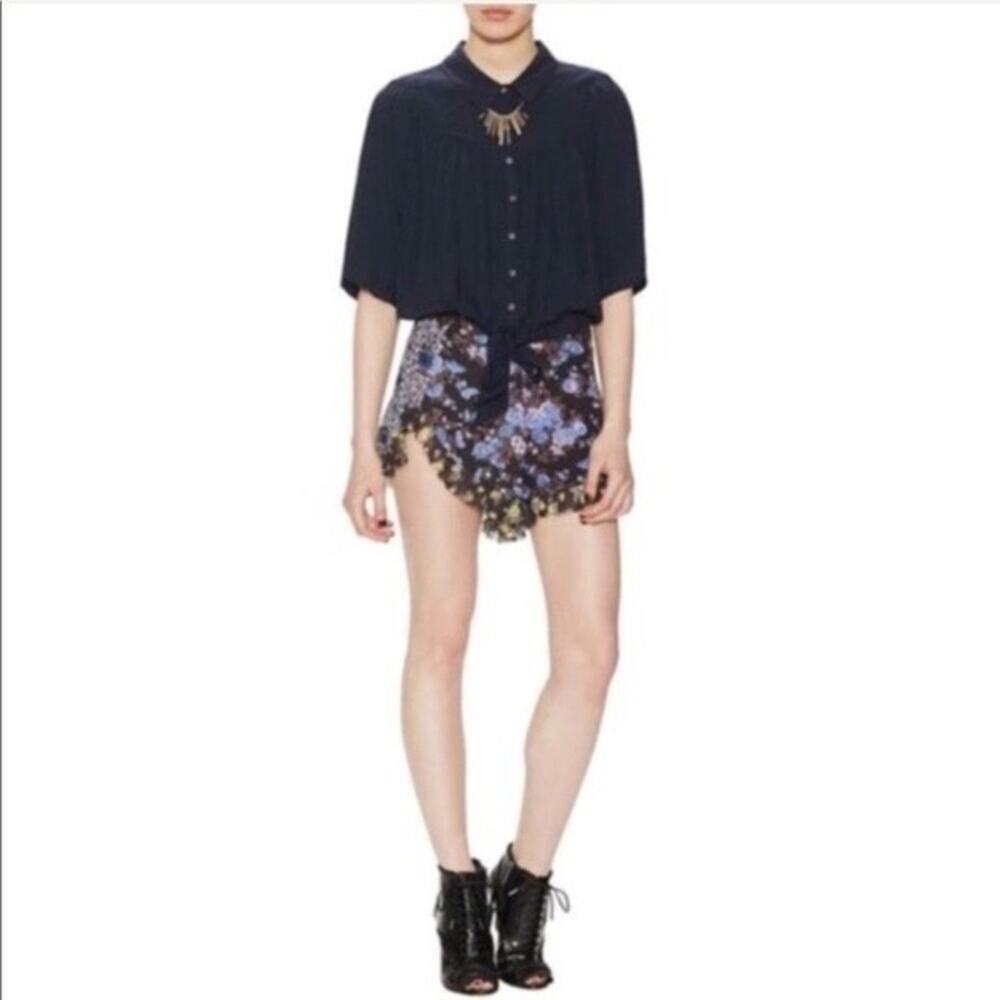 RARE Free People ONYX flutter romance floral print shorts crochet lace trim sz 0